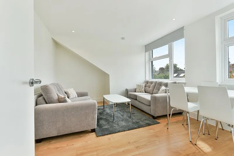 2 bed flat for sale, Ravenslea Road, London, SW12