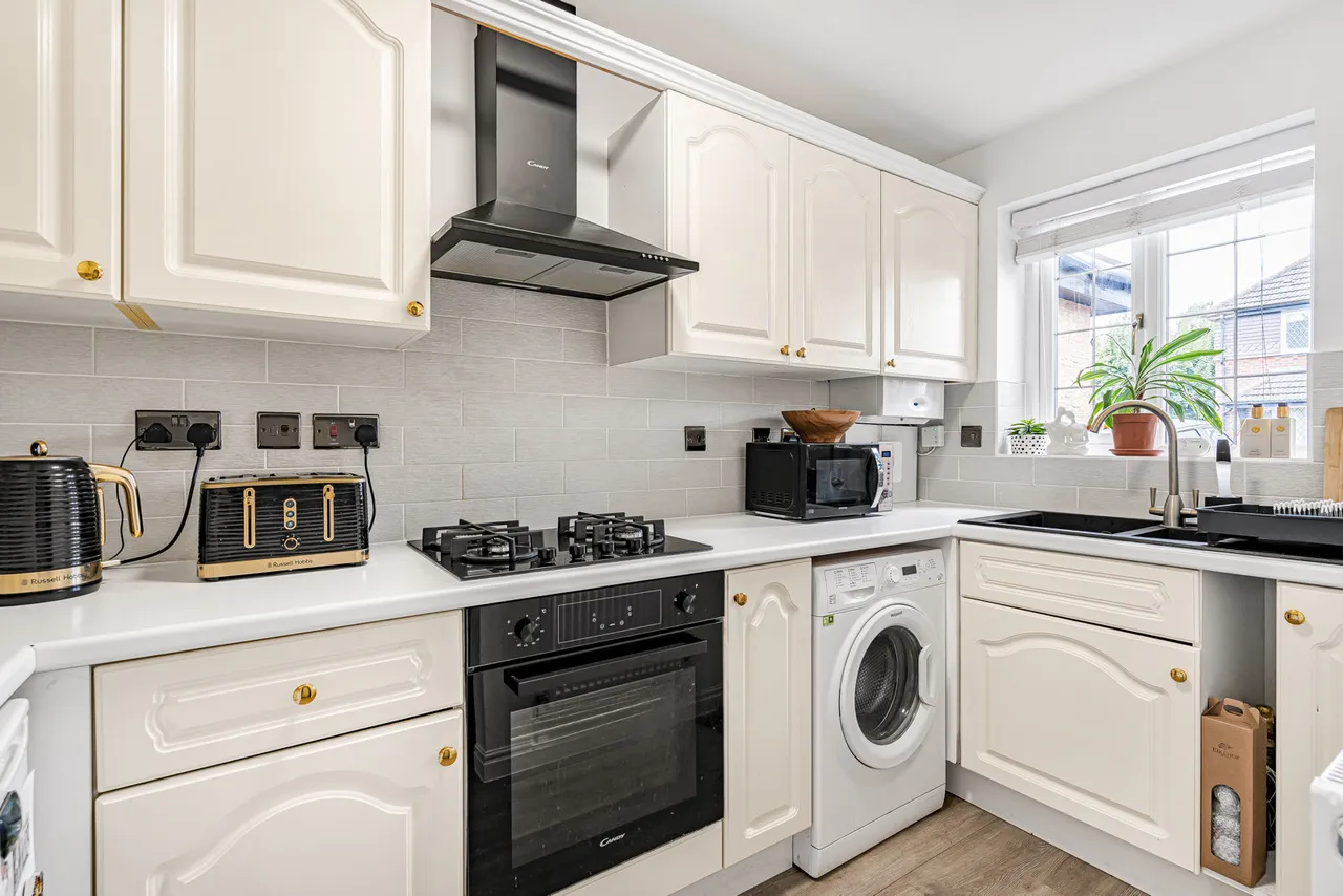 Saddlebrook Park, Sunbury-on-Thames, TW16, photo 11