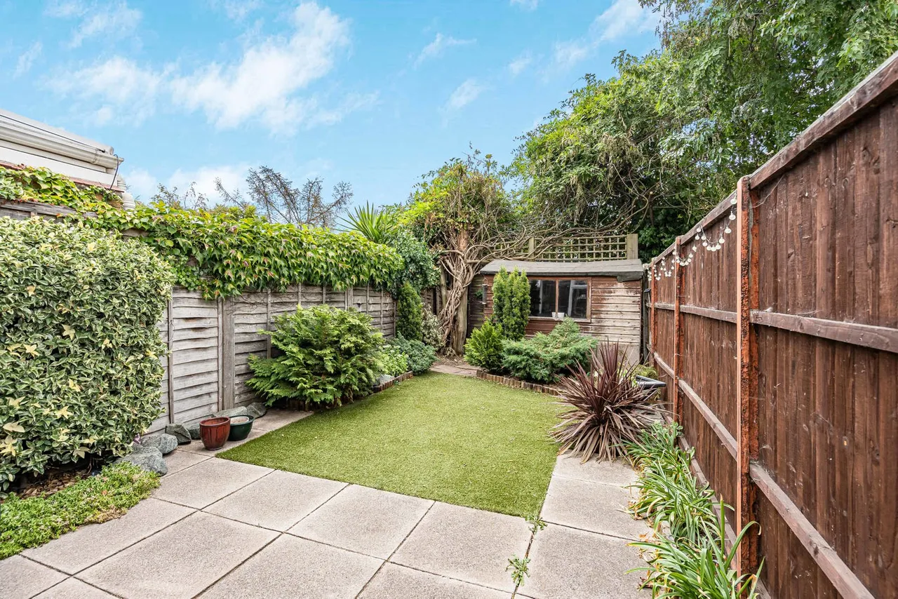 Saddlebrook Park, Sunbury-on-Thames, TW16, photo 6