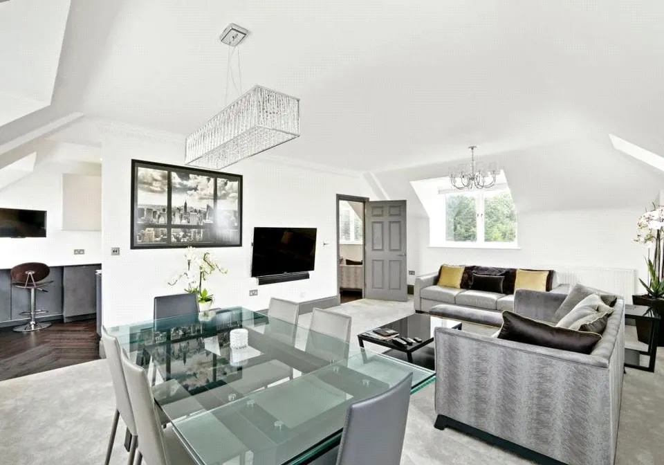 2 bed flat for sale — Games Road, Cockfosters, Hertfordshire, EN4 9HX