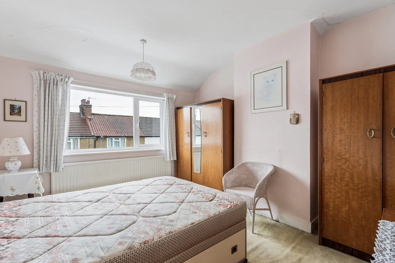 Ashdon Road, Bushey, WD23, photo 9