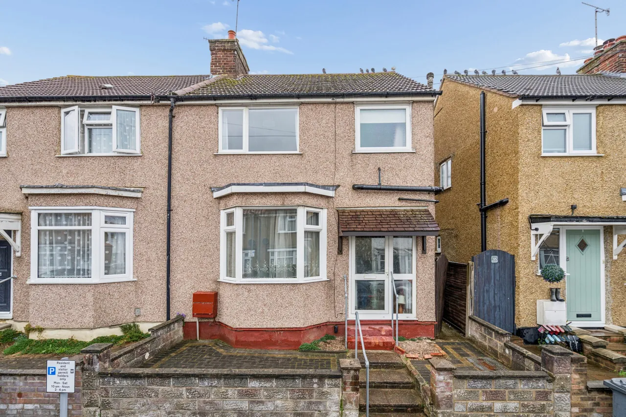 3 bed house for sale, Ashdon Road, Bushey, WD23