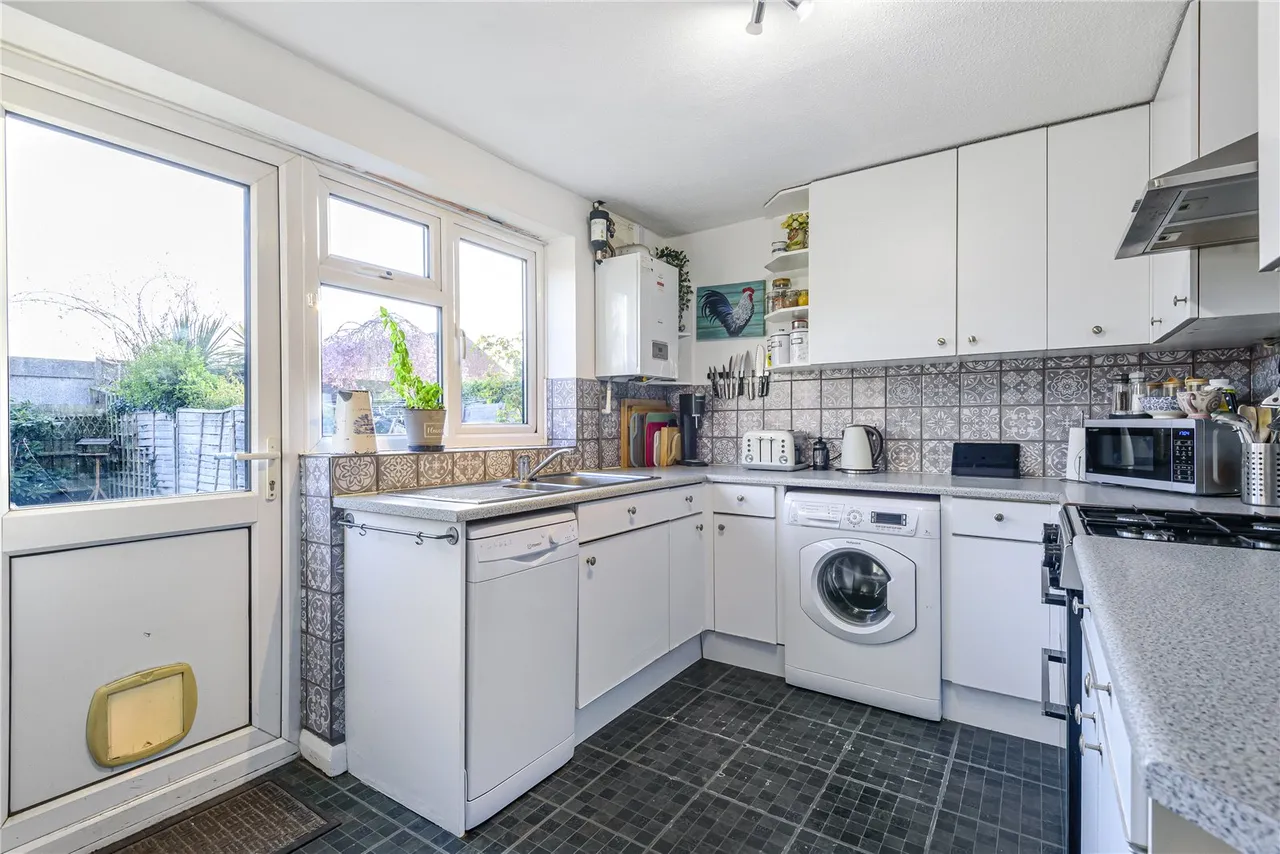 Wordsworth Road, Hampton, London, TW12 1EP, photo 4