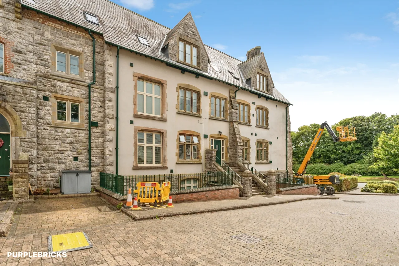 St. Clares Court, Holywell, CH8, photo 3