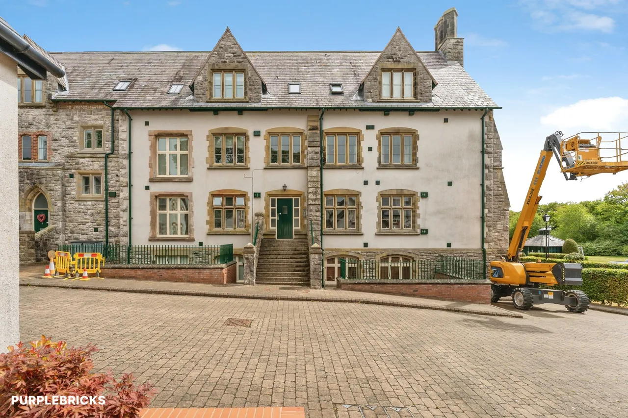 St. Clares Court, Holywell, CH8, photo 26