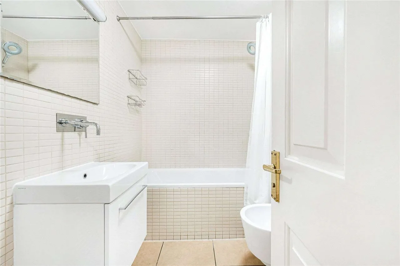 Mountwood House, Mount Avenue,, Ealing, London, W5 1PN, photo 9