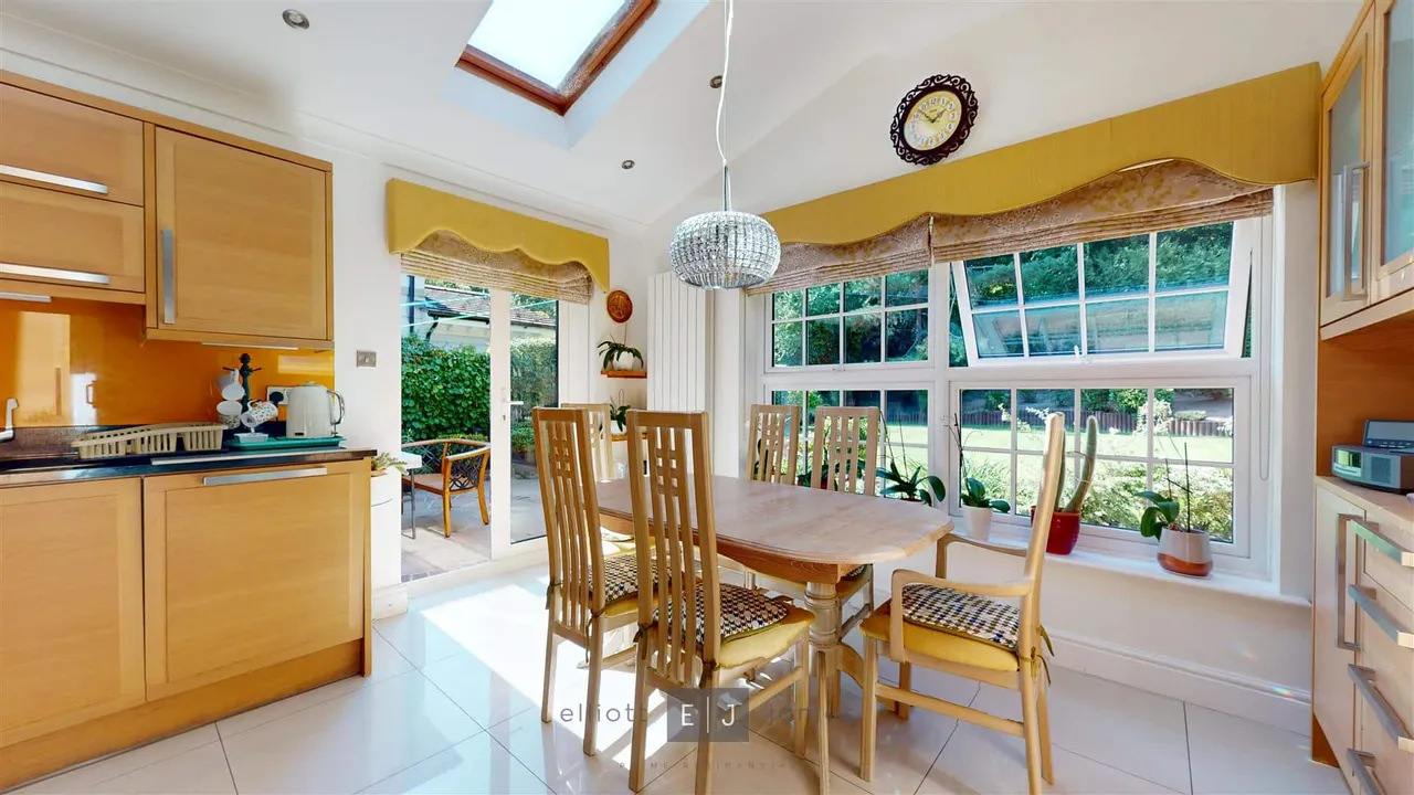 Swan Lane, Loughton, photo 7