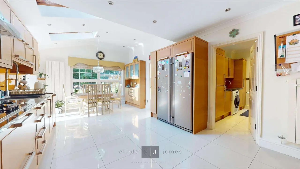 Swan Lane, Loughton, photo 5