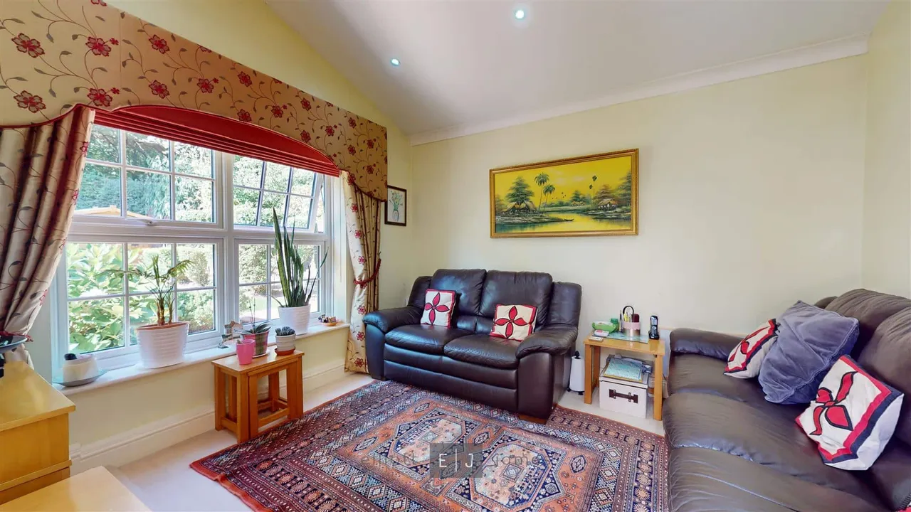 Swan Lane, Loughton, photo 9
