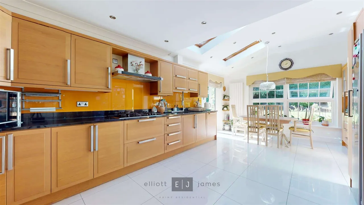 Swan Lane, Loughton, photo 6