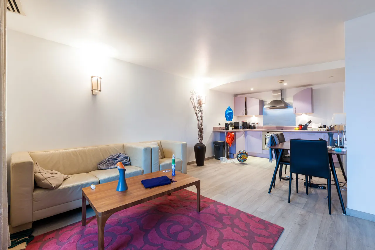 2 bed flat to rent — 17 The Perspective, 100 Westminster Bridge Road, London