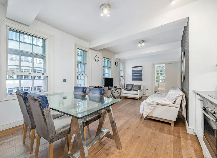 High Holborn, Bloomsbury, WC1V, photo 2