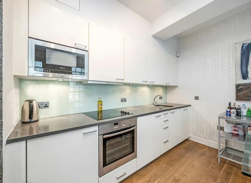 High Holborn, Bloomsbury, WC1V, photo 4