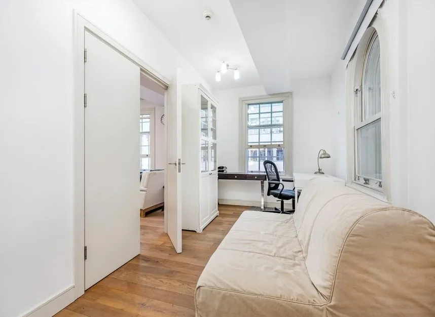 High Holborn, Bloomsbury, WC1V, photo 7