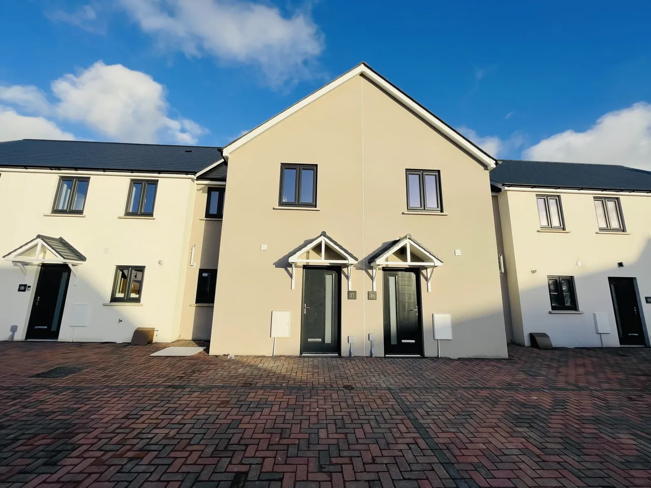 2 bed house to rent, Johnston, SA62