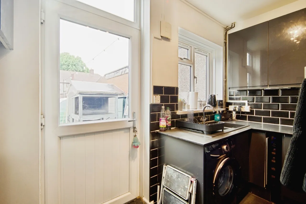 Downing Road, DAGENHAM, Essex, RM9, photo 11