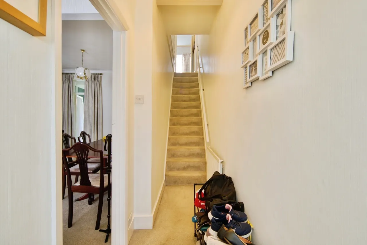 Hatherley Gardens, East Ham, London, E6, photo 14