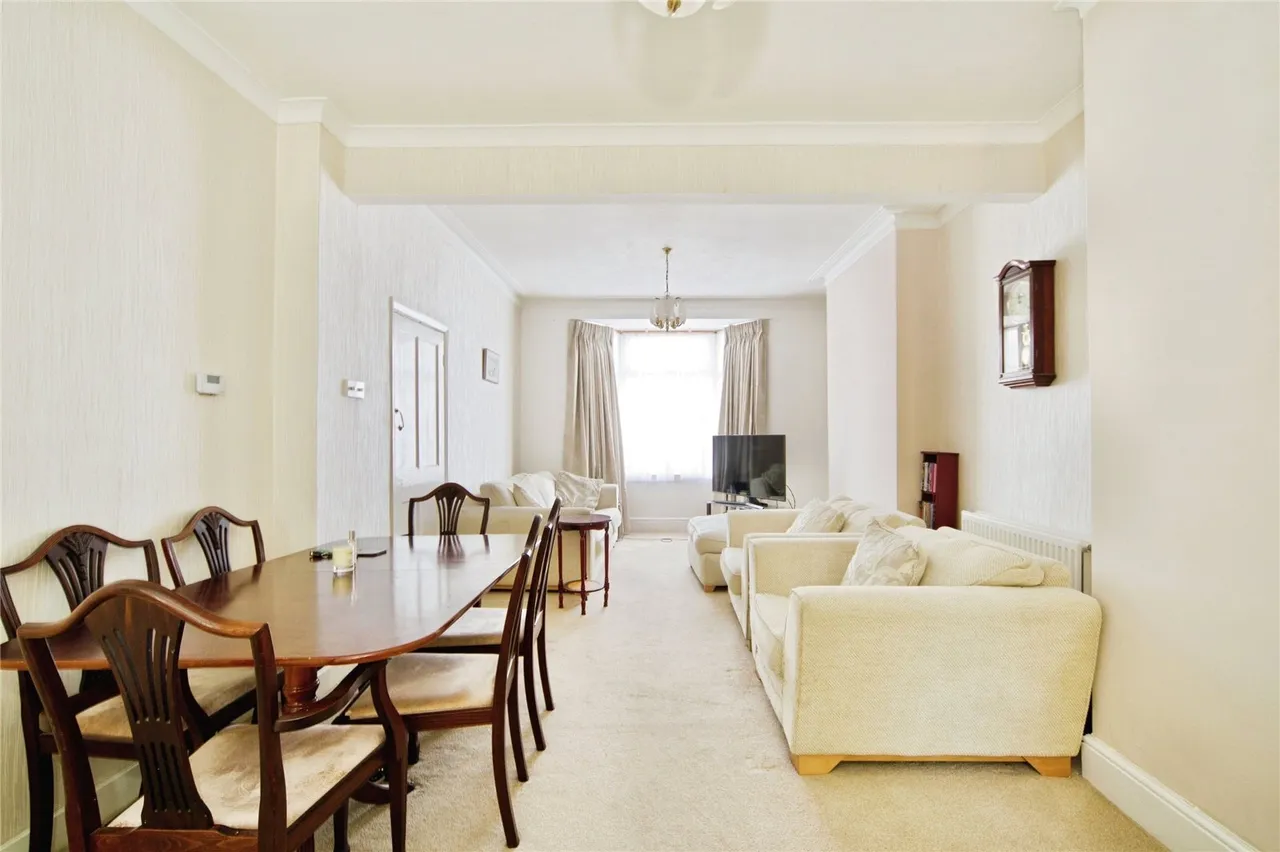Hatherley Gardens, East Ham, London, E6, photo 2