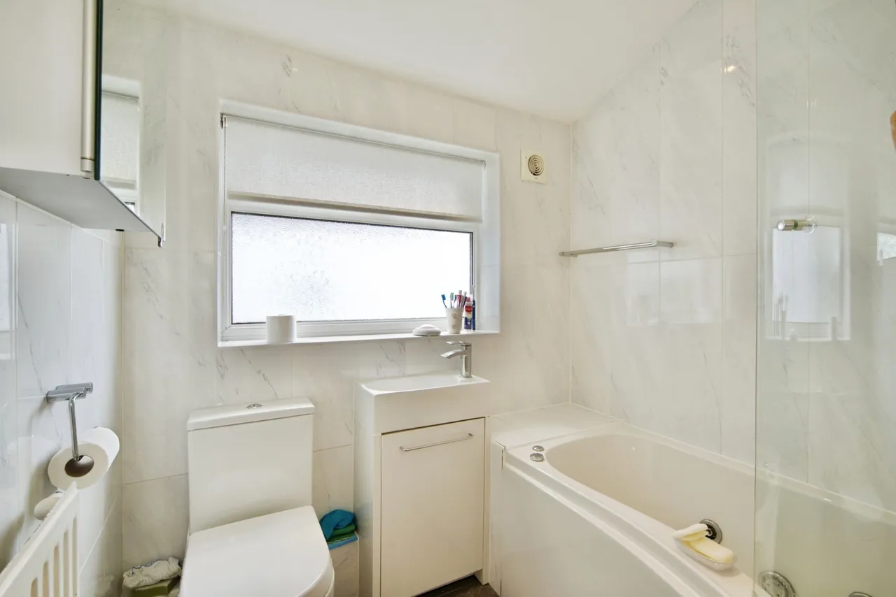 Hatherley Gardens, East Ham, London, E6, photo 9