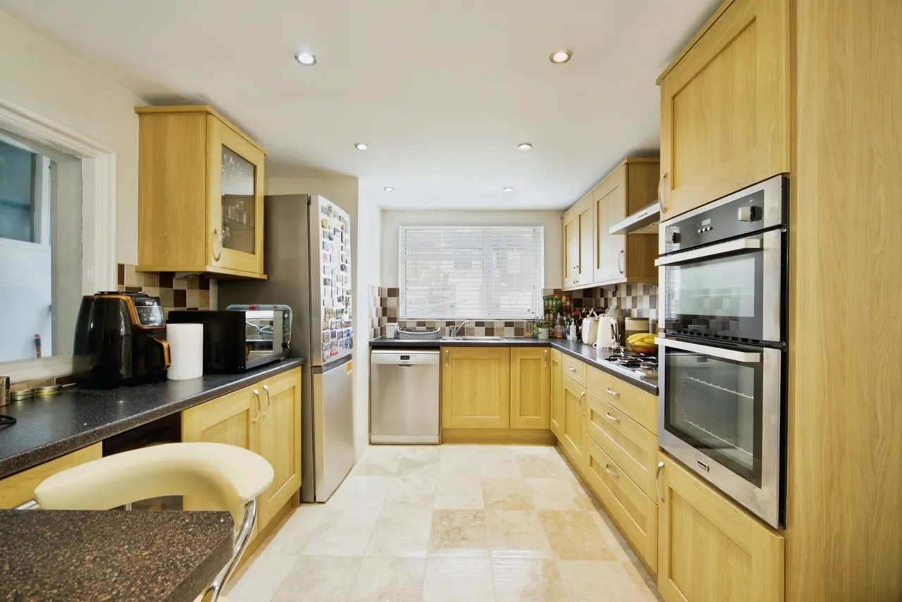 Hatherley Gardens, East Ham, London, E6, photo 5