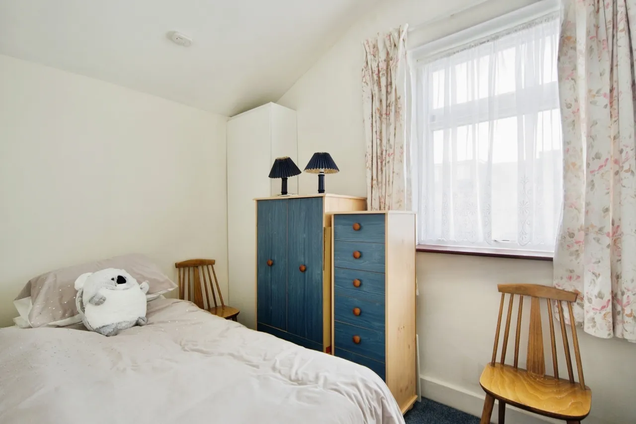 Hatherley Gardens, East Ham, London, E6, photo 12