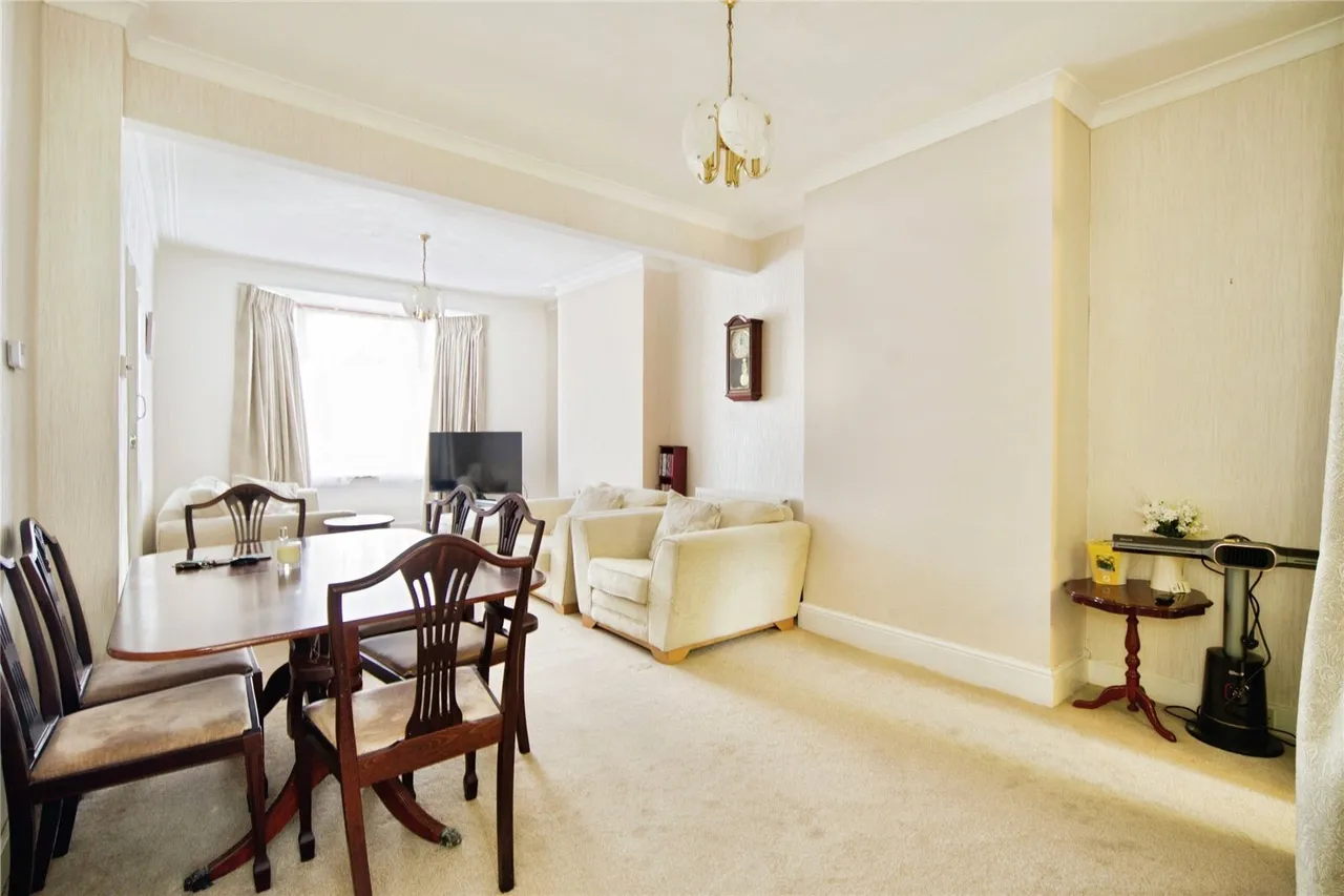 Hatherley Gardens, East Ham, London, E6, photo 3