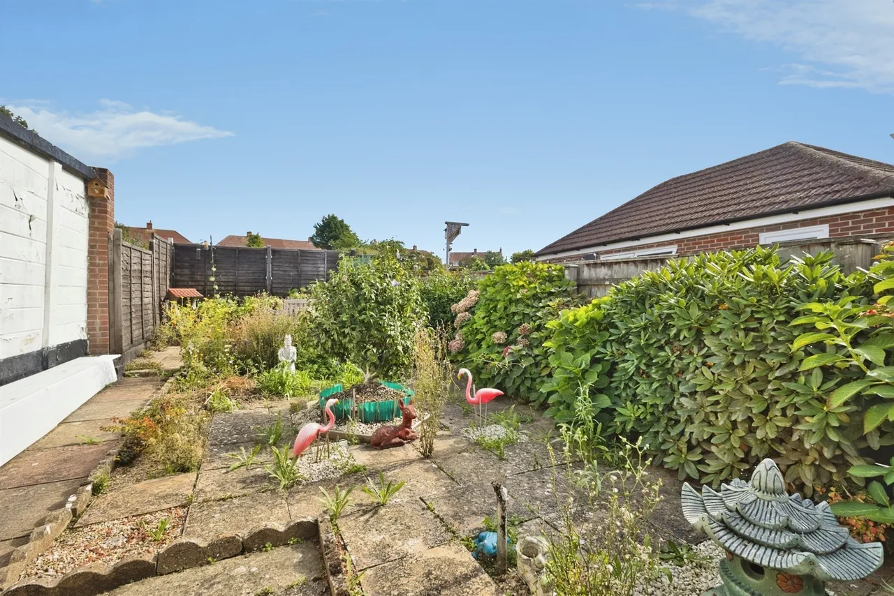 Chelston Avenue, Yeovil, BA21, photo 14