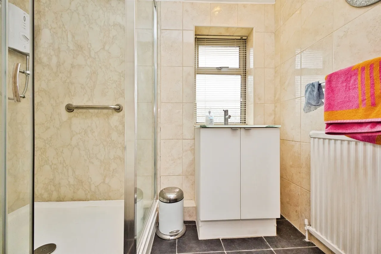 Chelston Avenue, Yeovil, BA21, photo 11