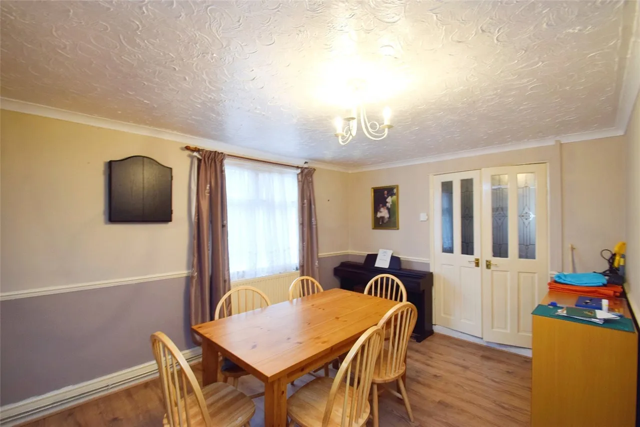 Station Road, Ammanford, SA18, photo 4