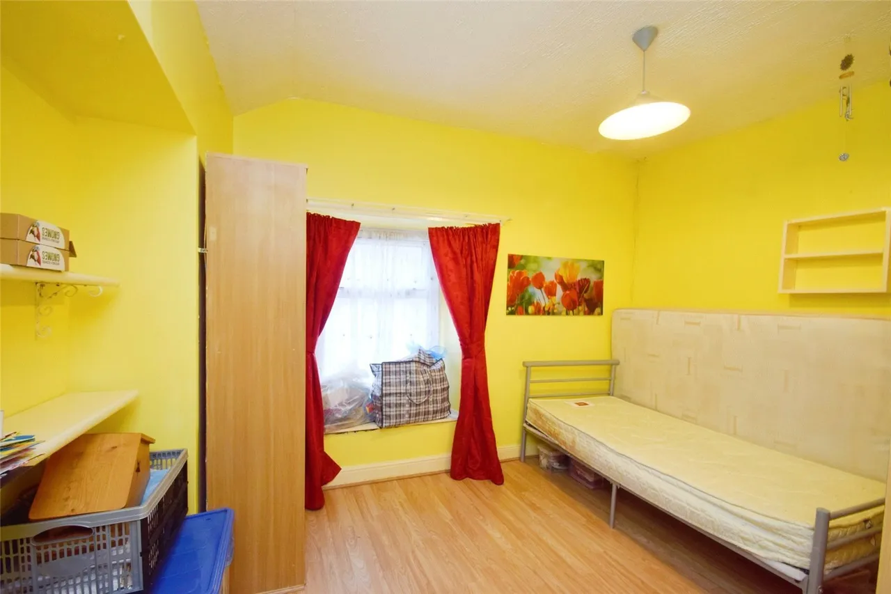 Station Road, Ammanford, SA18, photo 11