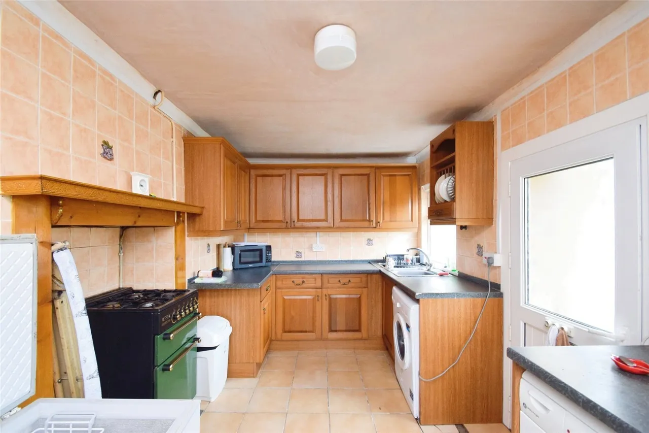 Station Road, Ammanford, SA18, photo 2