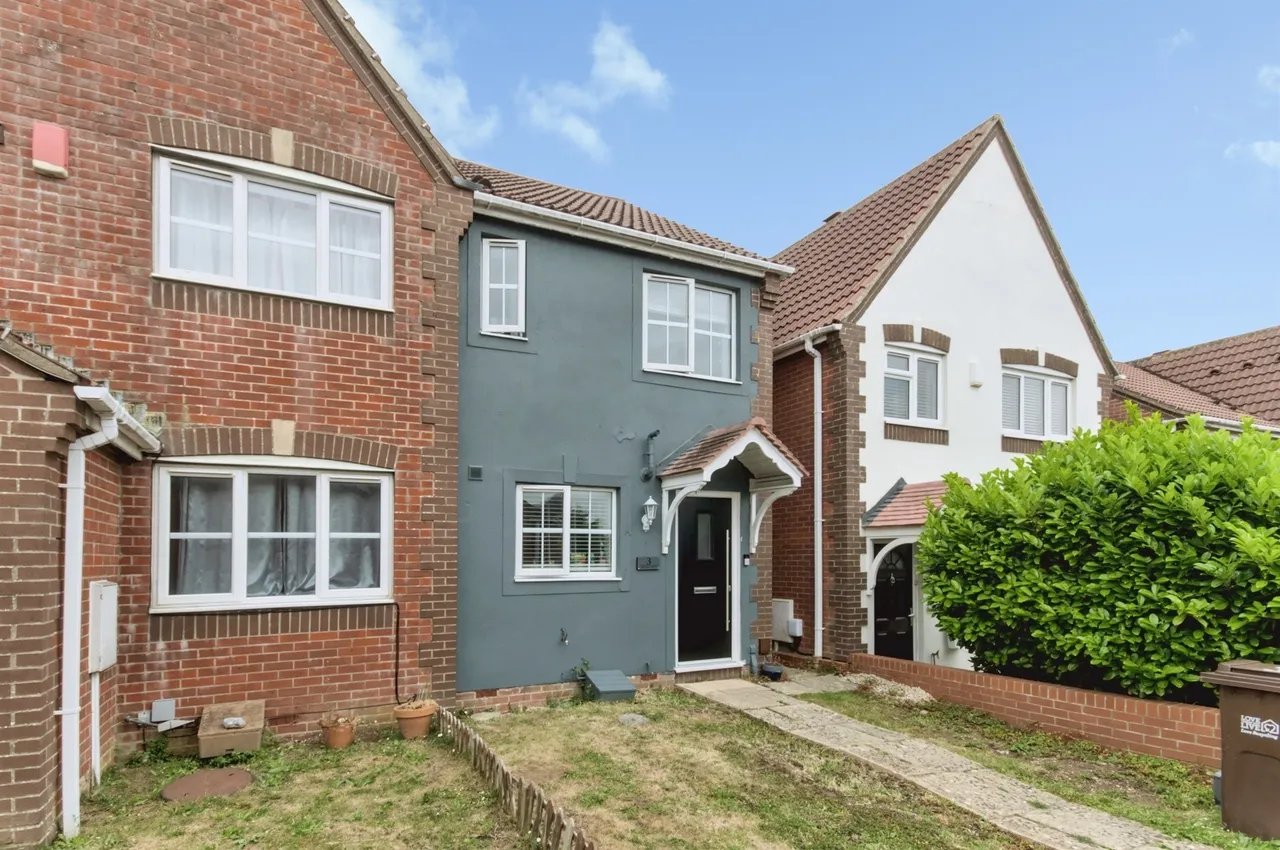 2 bed house for sale — Medina Drive, Stone Cross, Pevensey