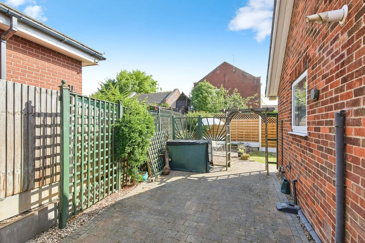 Bostocks Lane, Sandiacre, NG10, photo 21
