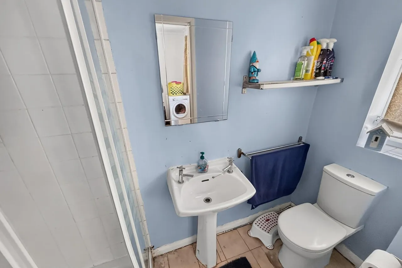 Ladybrook Avenue, Timperley WA15 6DT, photo 9