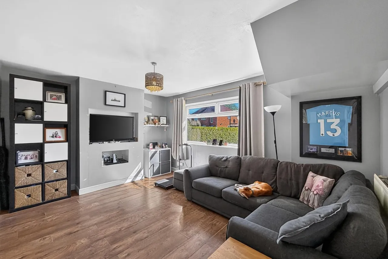 Ladybrook Avenue, Timperley WA15 6DT, photo 2