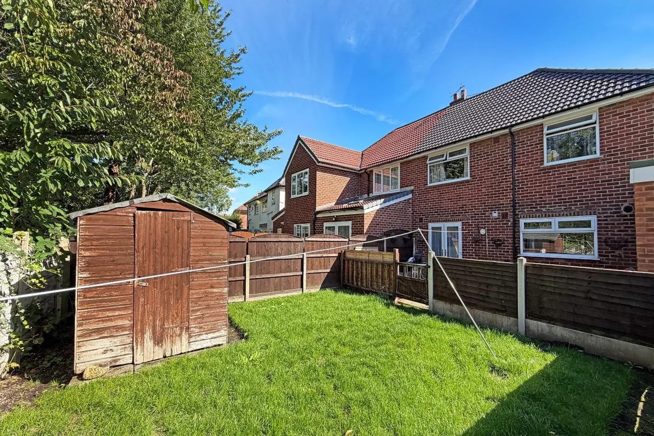 Ladybrook Avenue, Timperley WA15 6DT, photo 24