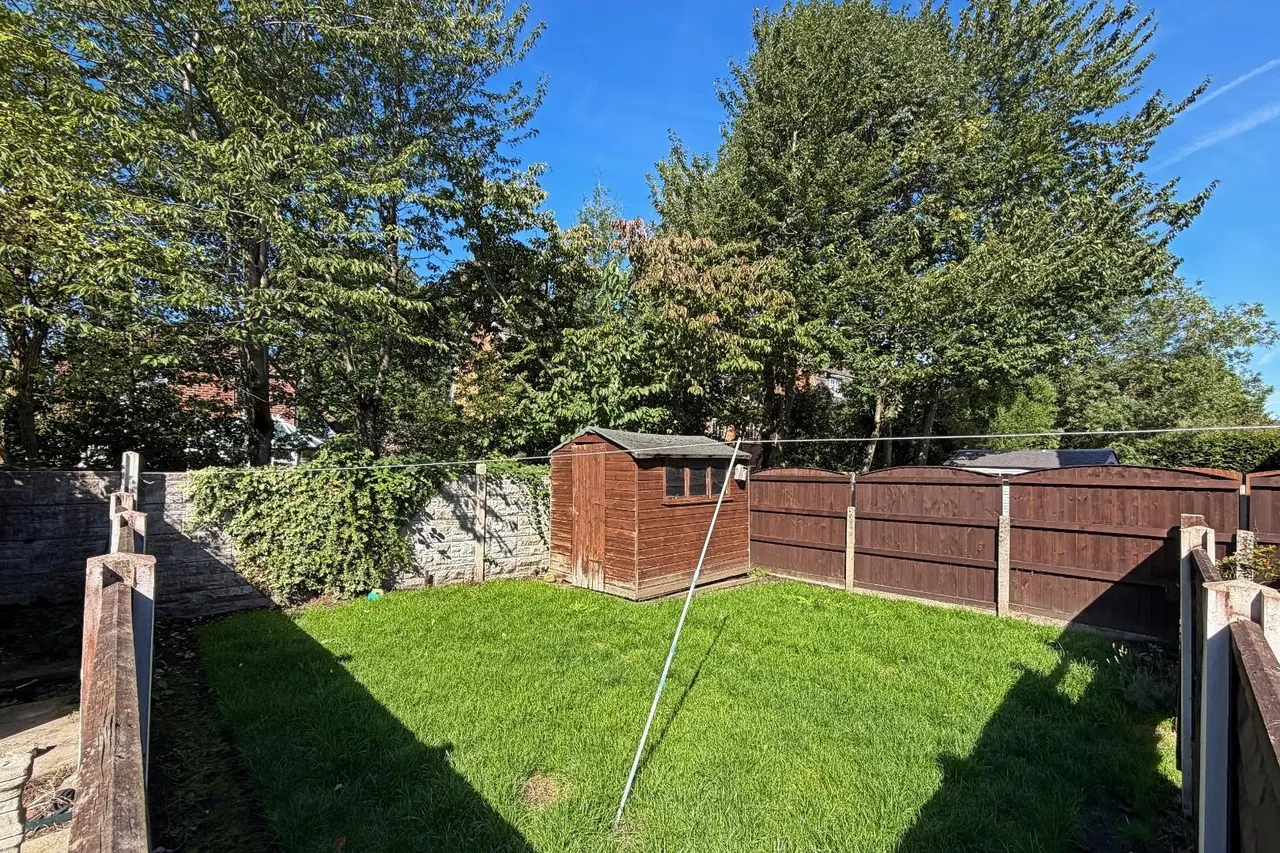 Ladybrook Avenue, Timperley WA15 6DT, photo 23
