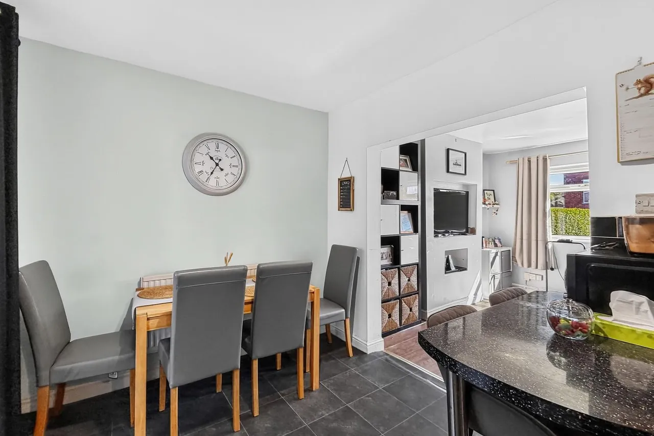 Ladybrook Avenue, Timperley WA15 6DT, photo 4
