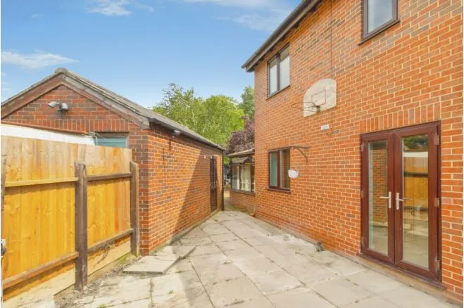 Astill Lodge Road, Leicester, LE4, photo 15