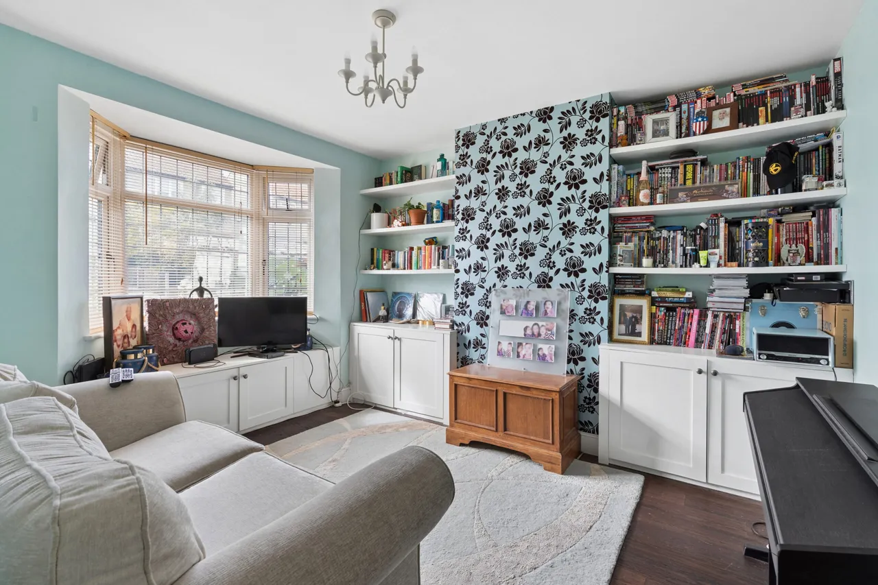 Melbourne Road, Bushey, WD23, photo 2