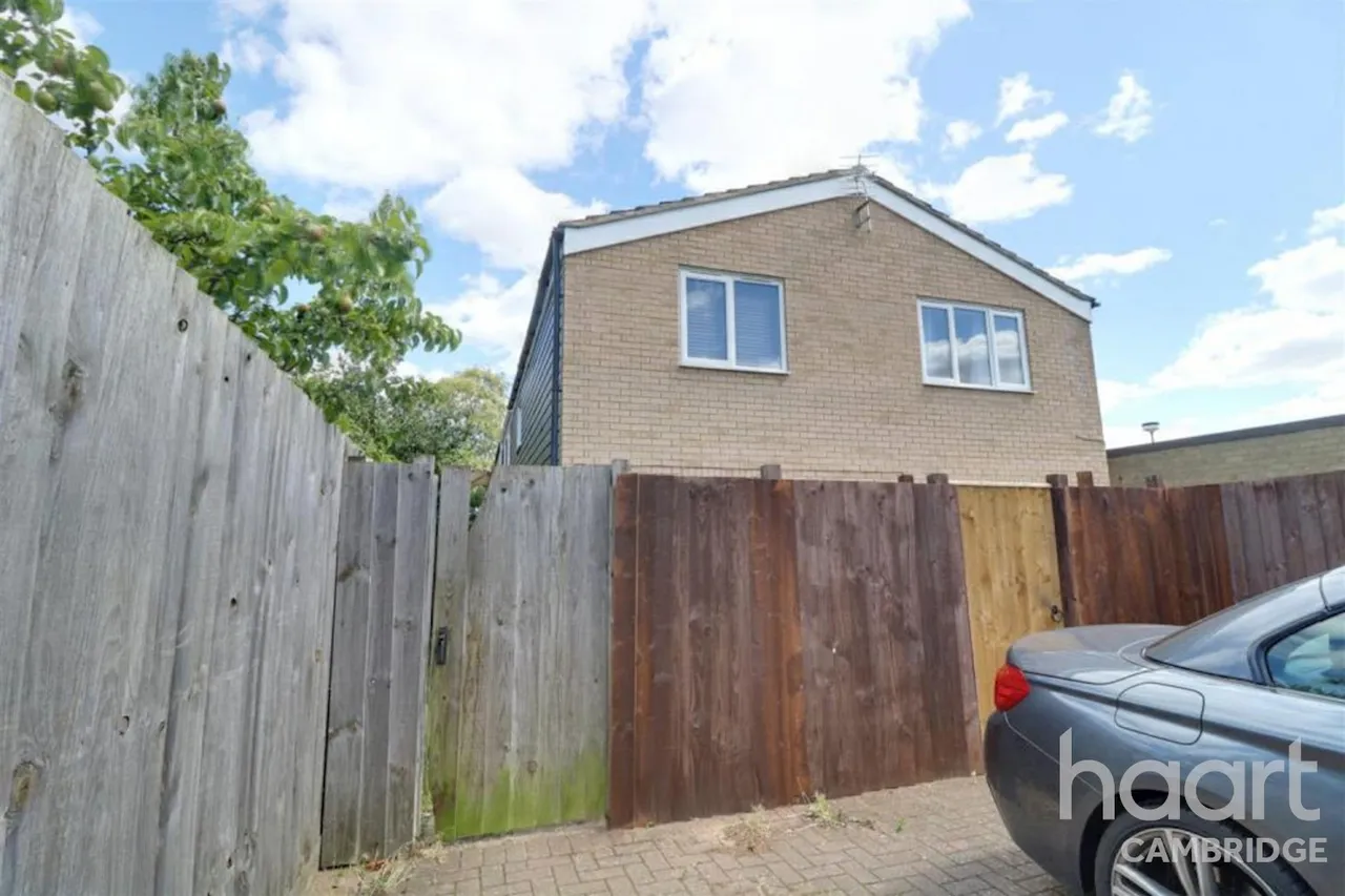 2 bed flat to rent, Crowland Way, Cambridge, CB4