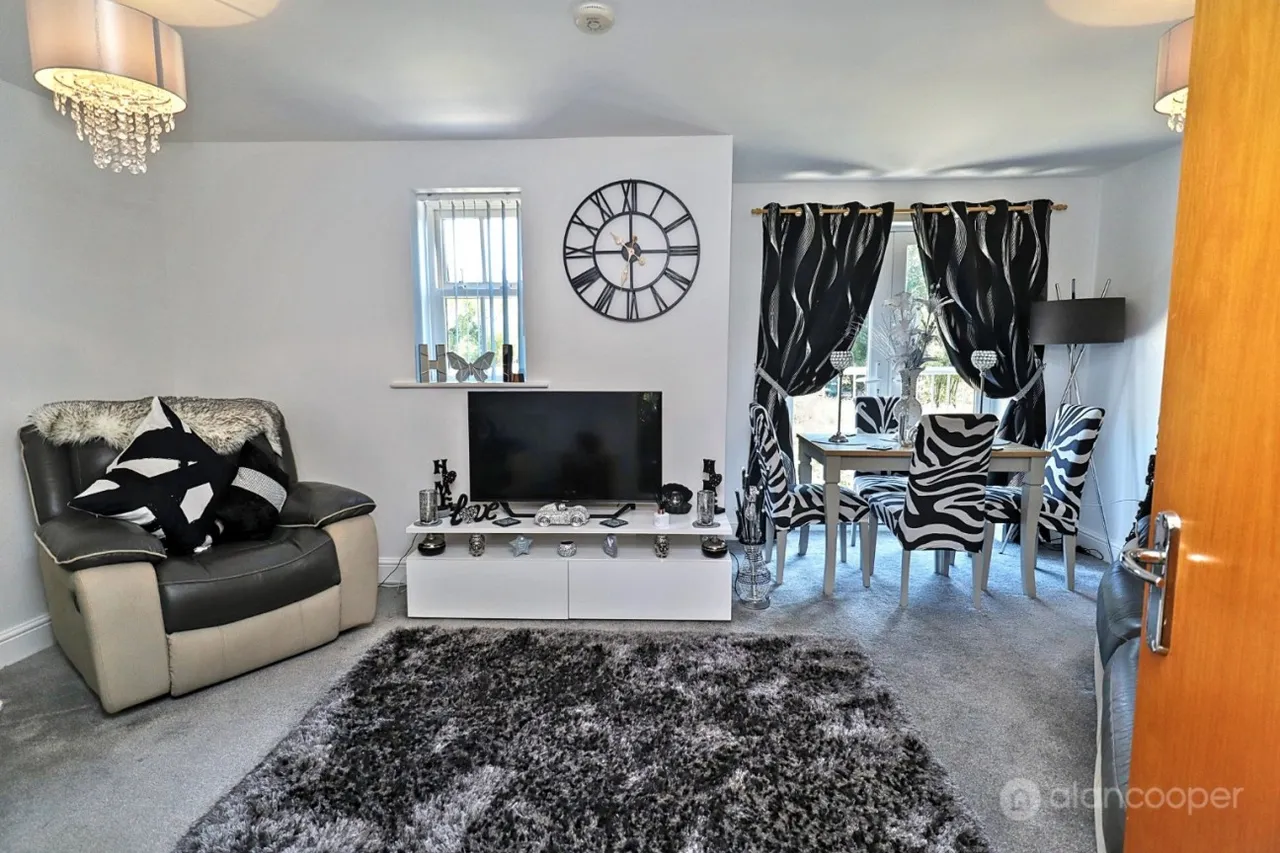 Long Meadow Drive, Hinckley, LE10, photo 3