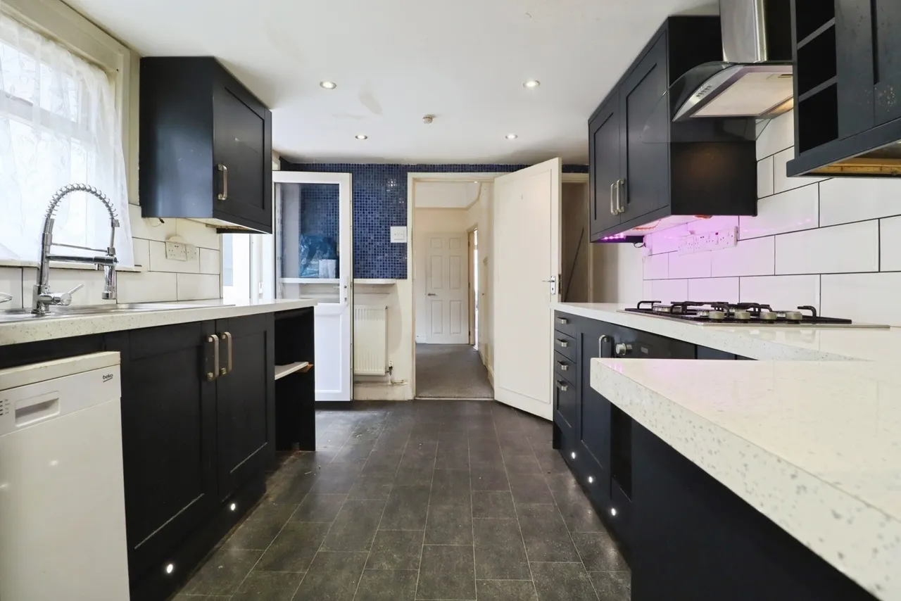Diana Street, CARDIFF, South Glamorgan, CF24, photo 11