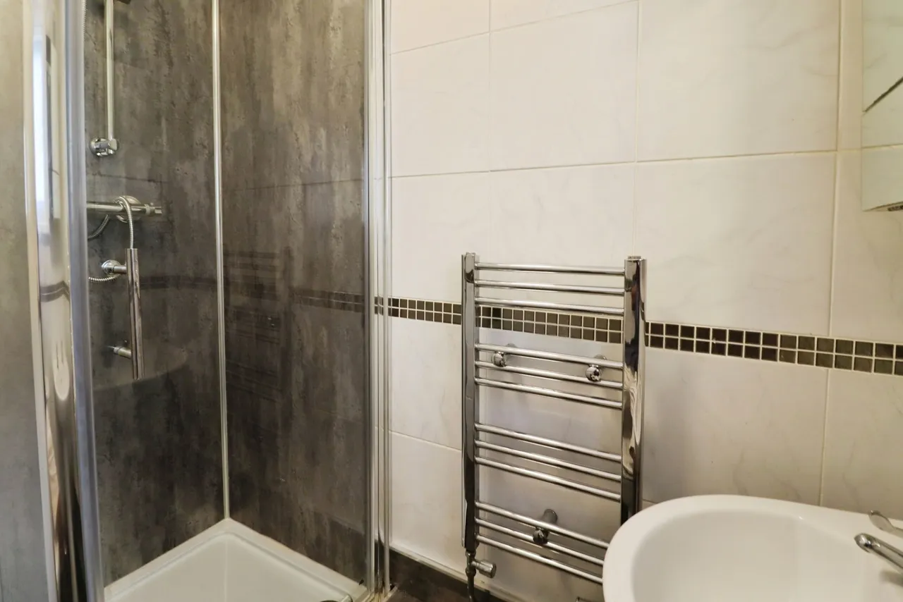 Diana Street, CARDIFF, South Glamorgan, CF24, photo 23