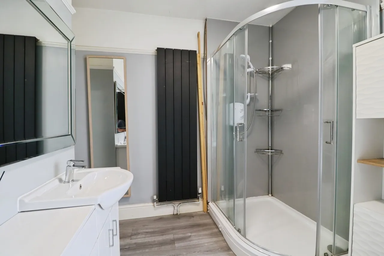 Diana Street, CARDIFF, South Glamorgan, CF24, photo 21