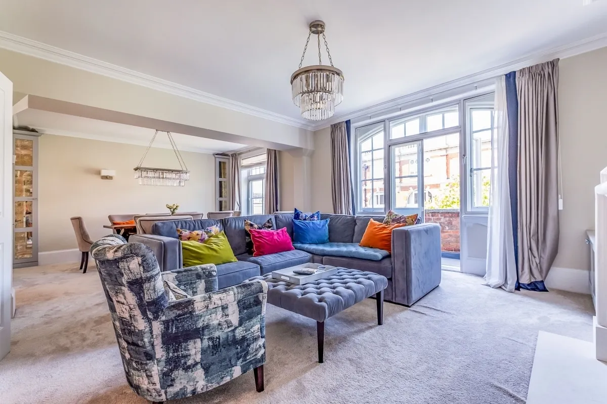 4 bed flat to rent — Abingdon Villas London W8