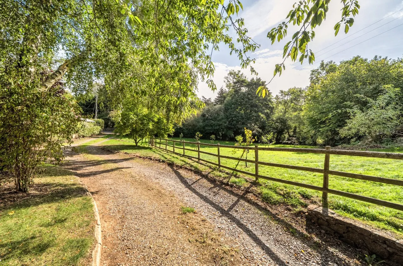 Lower Vellow, Williton, TA4, photo 2