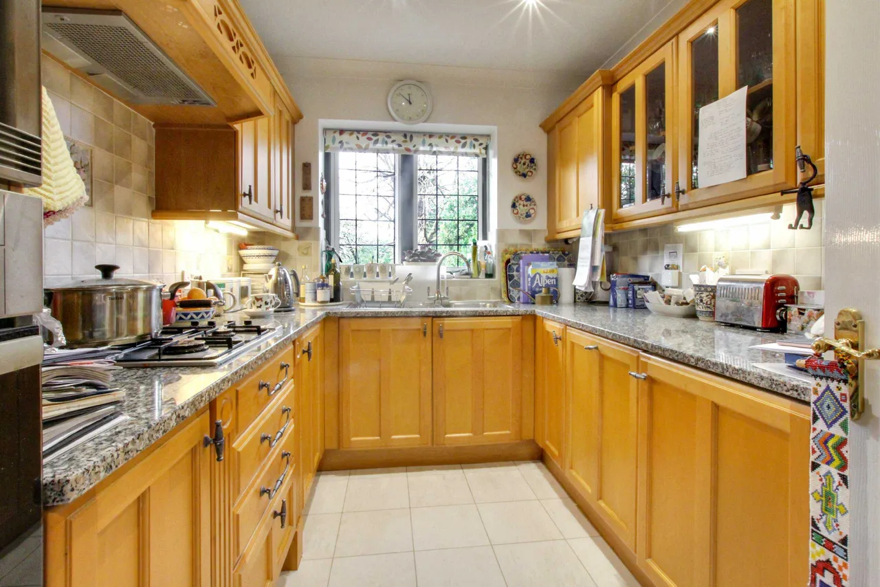 Cockfosters Road, Hadley Wood, Hertfordshire, EN4 0JT, photo 5