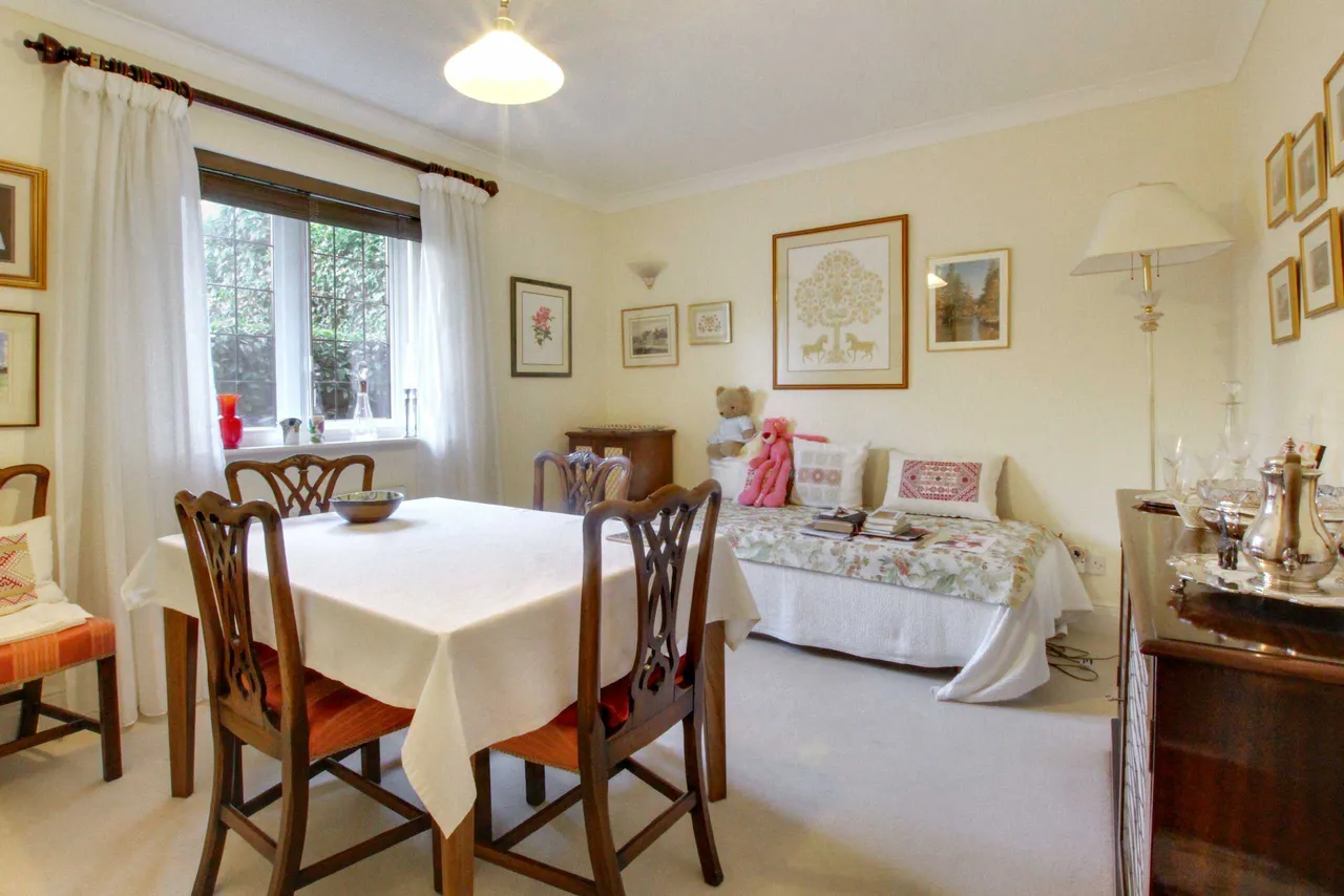 Cockfosters Road, Hadley Wood, Hertfordshire, EN4 0JT, photo 4