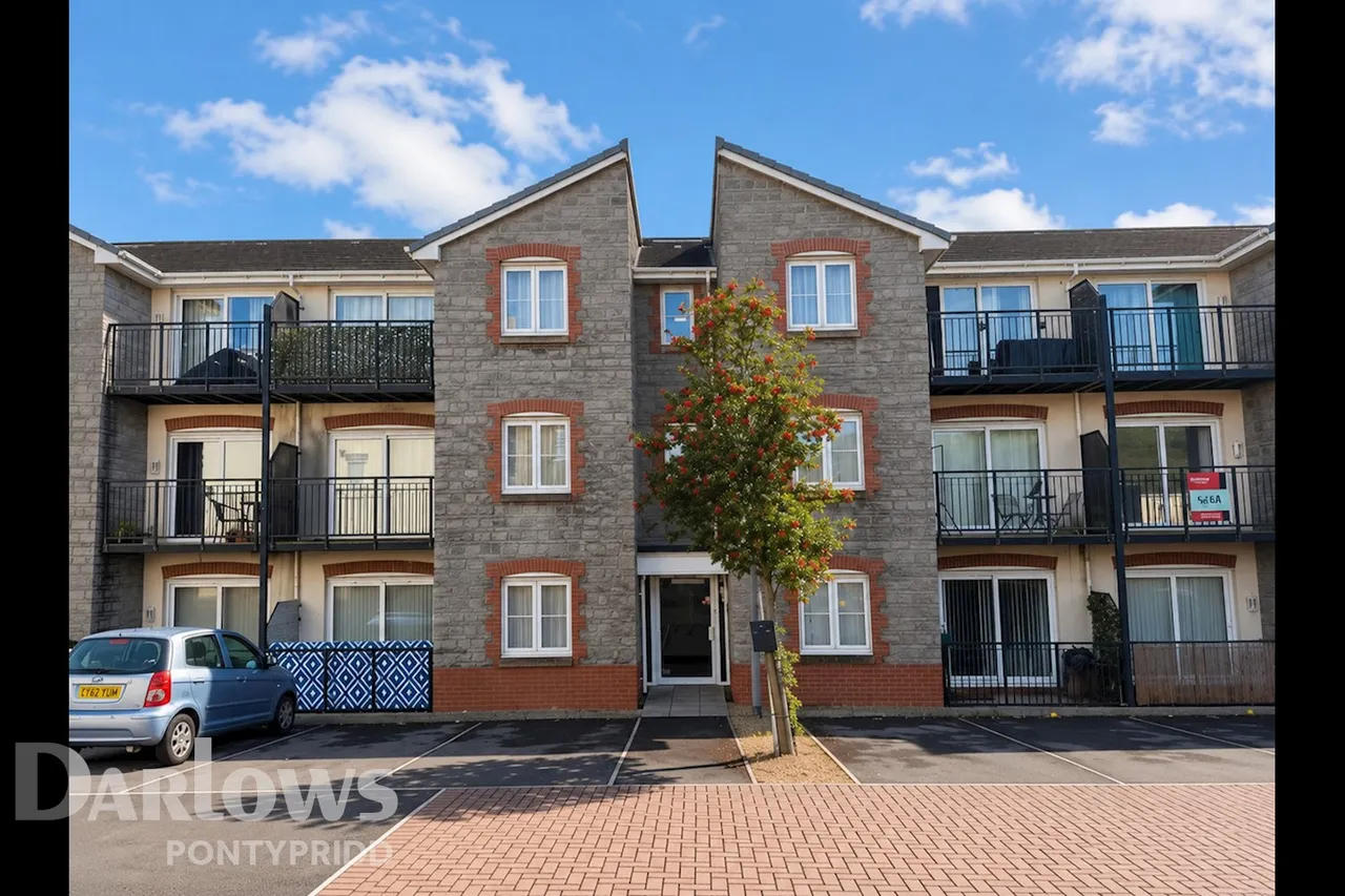 1 bed flat for sale, Heol Gruffydd, Pontypridd